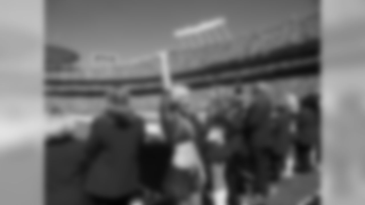 A look at the Kansas City Chiefs Cheerleaders during the Chiefs vs 49ers game