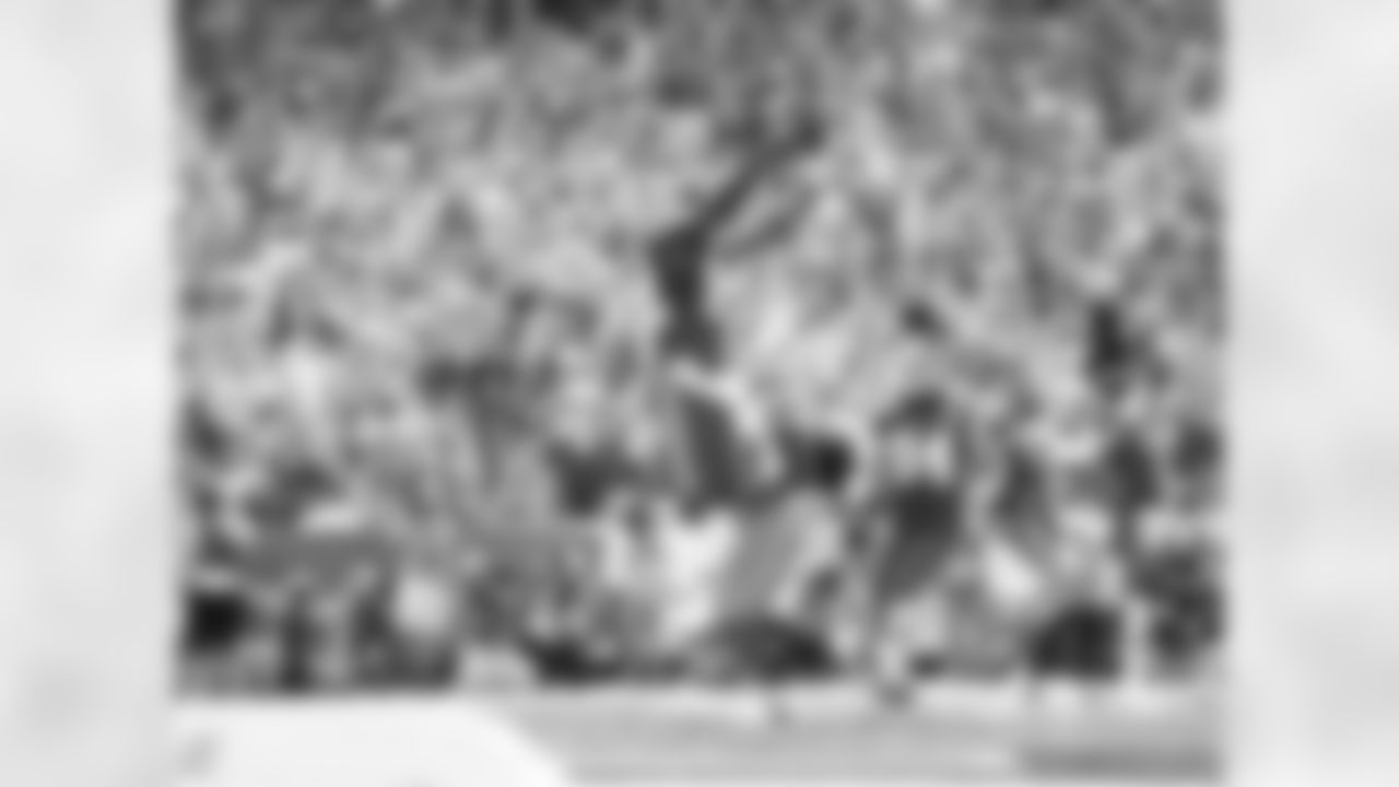 The best photos from the Chiefs' 9-0 season.