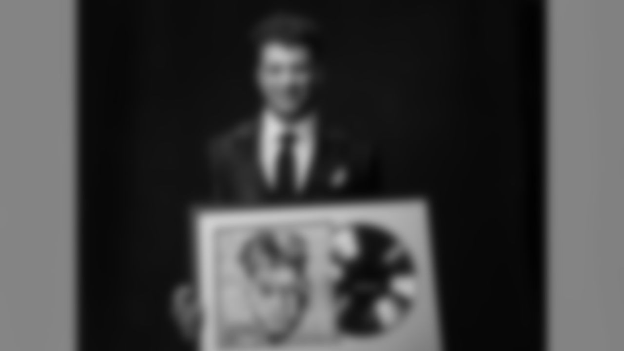056_NFL_Honors19