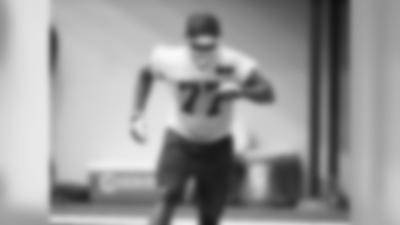 77 - Brad Madison - DL // HT. 6-4, WT. 265 // College: Missouri // Hometown: Bethany, Mo.