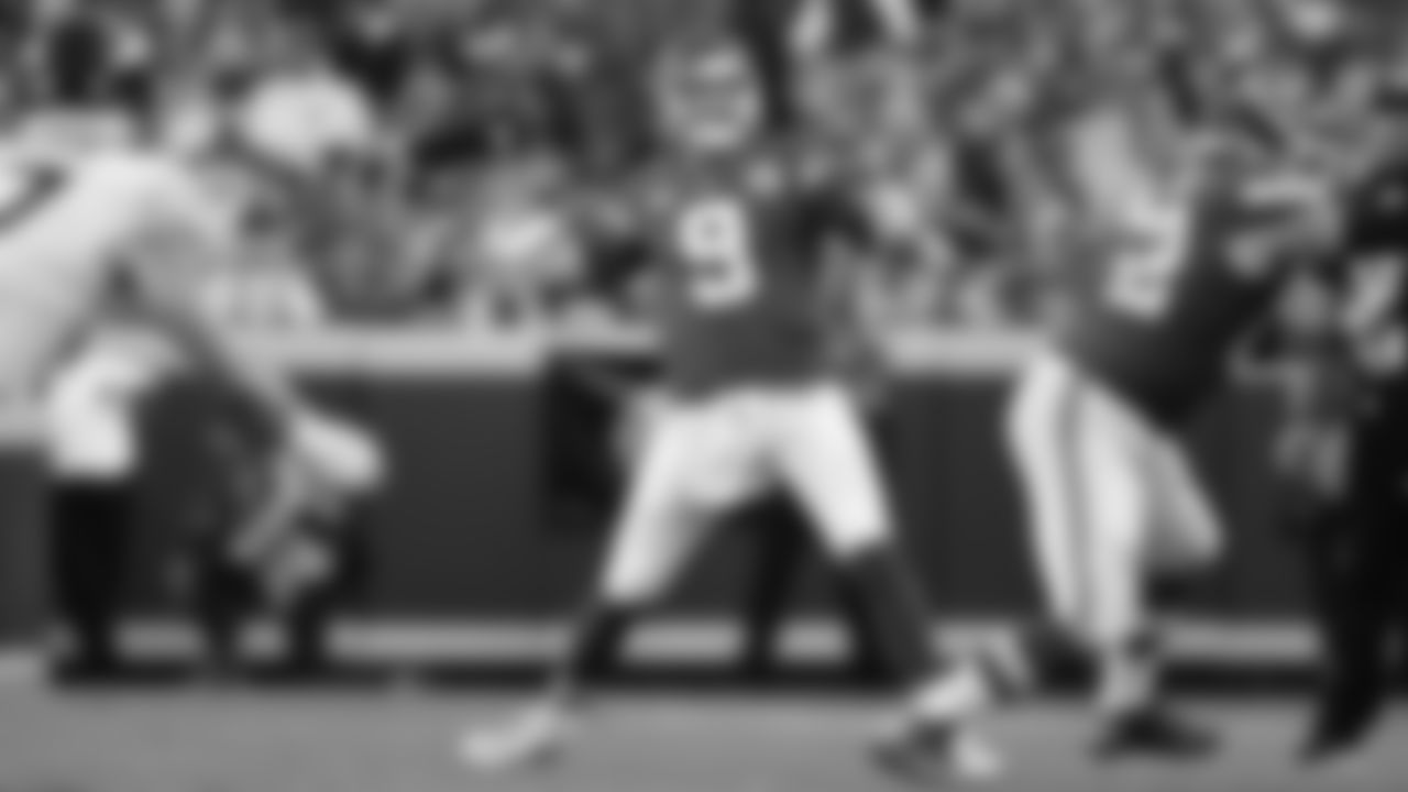 The Kansas City Chiefs face off against the Chicago Bears at GEHA Field at Arrowhead Stadium on September 24, 2023