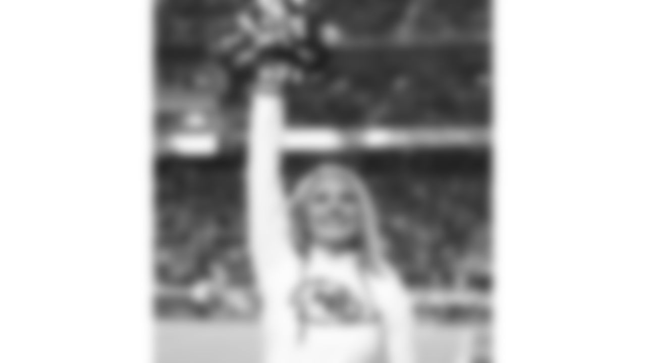 Kansas City Chiefs Cheerleaders during an NFL football game against the New York Giants, Monday, November 1, 2021 in Kansas City.