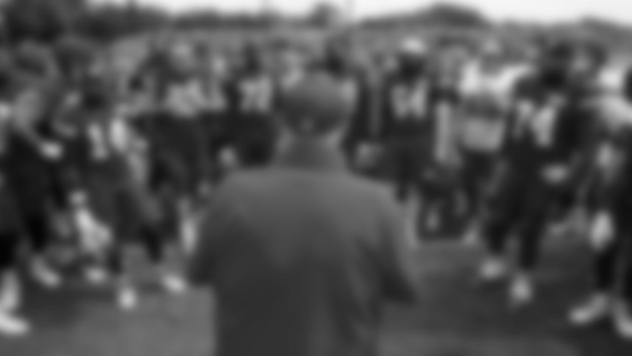 Kansas City Chiefs forming a huddle after practice at Kansas City Chiefs Training Camp in St. Joseph, MO on Friday, August 4, 2023.