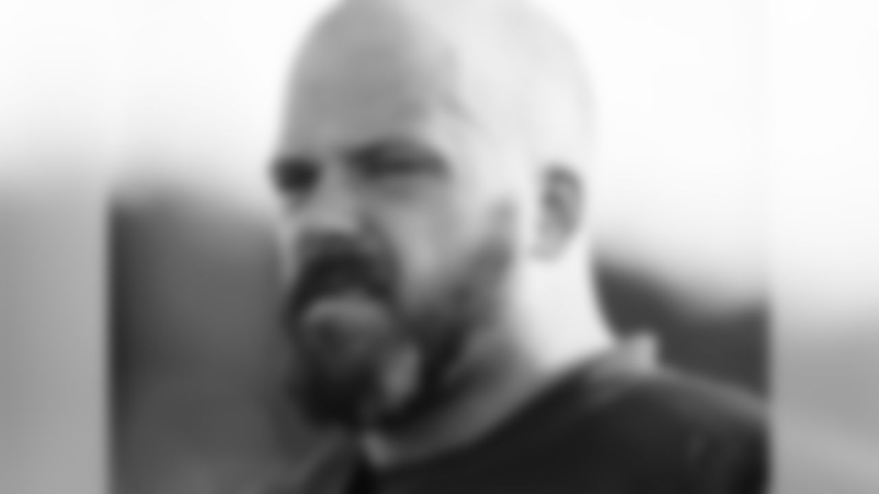 Kansas City Chiefs offensive lineman Mitch Morse (61)