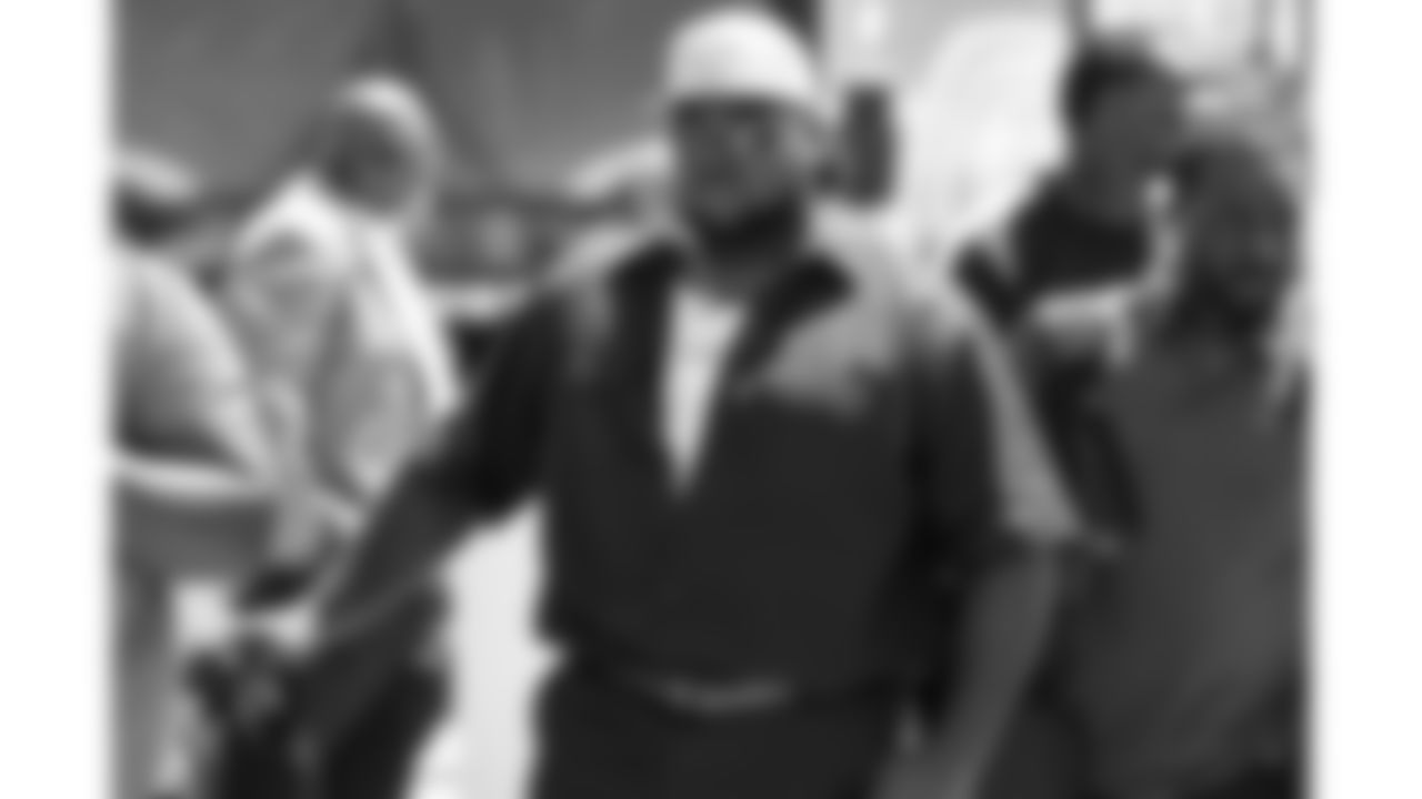 Kansas City Chiefs defensive tackle Khalen Saunders (99) traveling to Chicago in preparation for Saturday's preseason game one against the Bears.