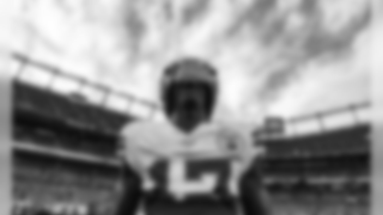 Kansas City Chiefs Wide Receiver Mecole Hardman (17) before the game between the game between the Kansas City Chiefs and the Denver Broncos on October 17, 2019 at Empower Field at Mile High.
