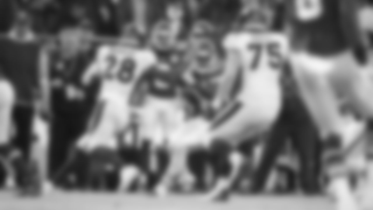 Kansas City Chiefs face off against the Denver Broncos at GEHA Field at Arrowhead Stadium on January 01, 2023.