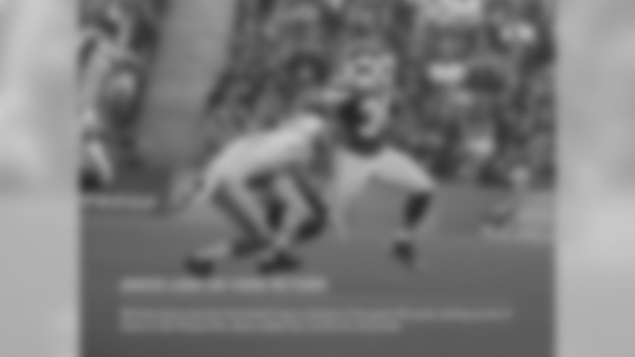 DAVIS LOGS 50-YARD RETURN: RB Knile Davis took the first kickoff return attempt of the game 50 yards, setting up the offense at the 44-yard line. Davis added four carries for nine yards.
