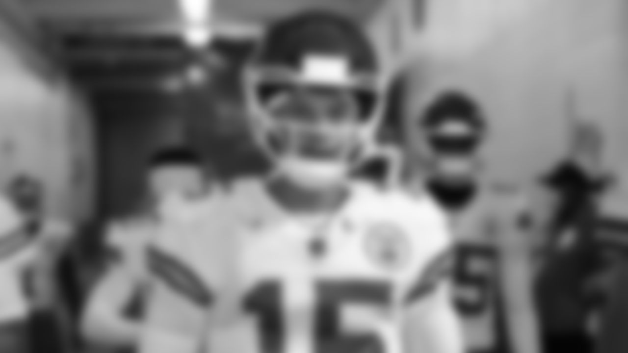 Kansas City Chiefs quarterback Patrick Mahomes (15) prior to an NFL football game against the Washington Football Team, Sunday, October 17, 2021 in Greater Landover.
