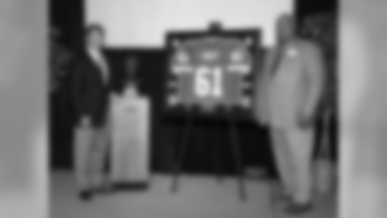 October 18, 2008, The Kansas City Chiefs honor Curly Culp by presenting him with a jersey on alumni weekend. Presented by Charmain Clark Hunt