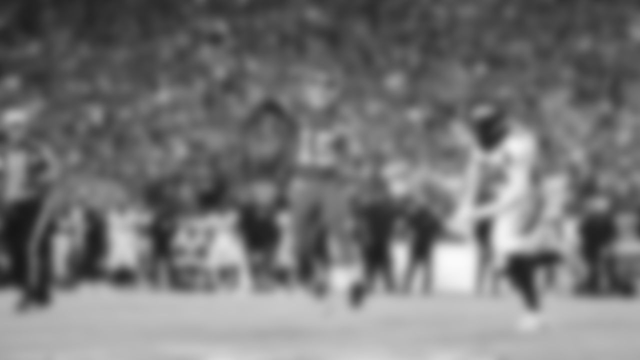 The Kansas City Chiefs face off against the Denver Broncos at GEHA Field at Arrowhead Stadium on October 12, 2023.