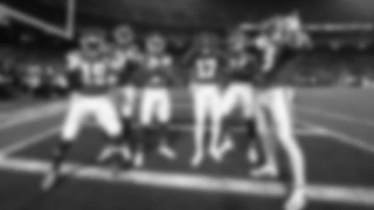 Kansas City Chiefs face off against the Tennessee Titans at GEHA Field at Arrowhead Stadium on November 6, 2022.