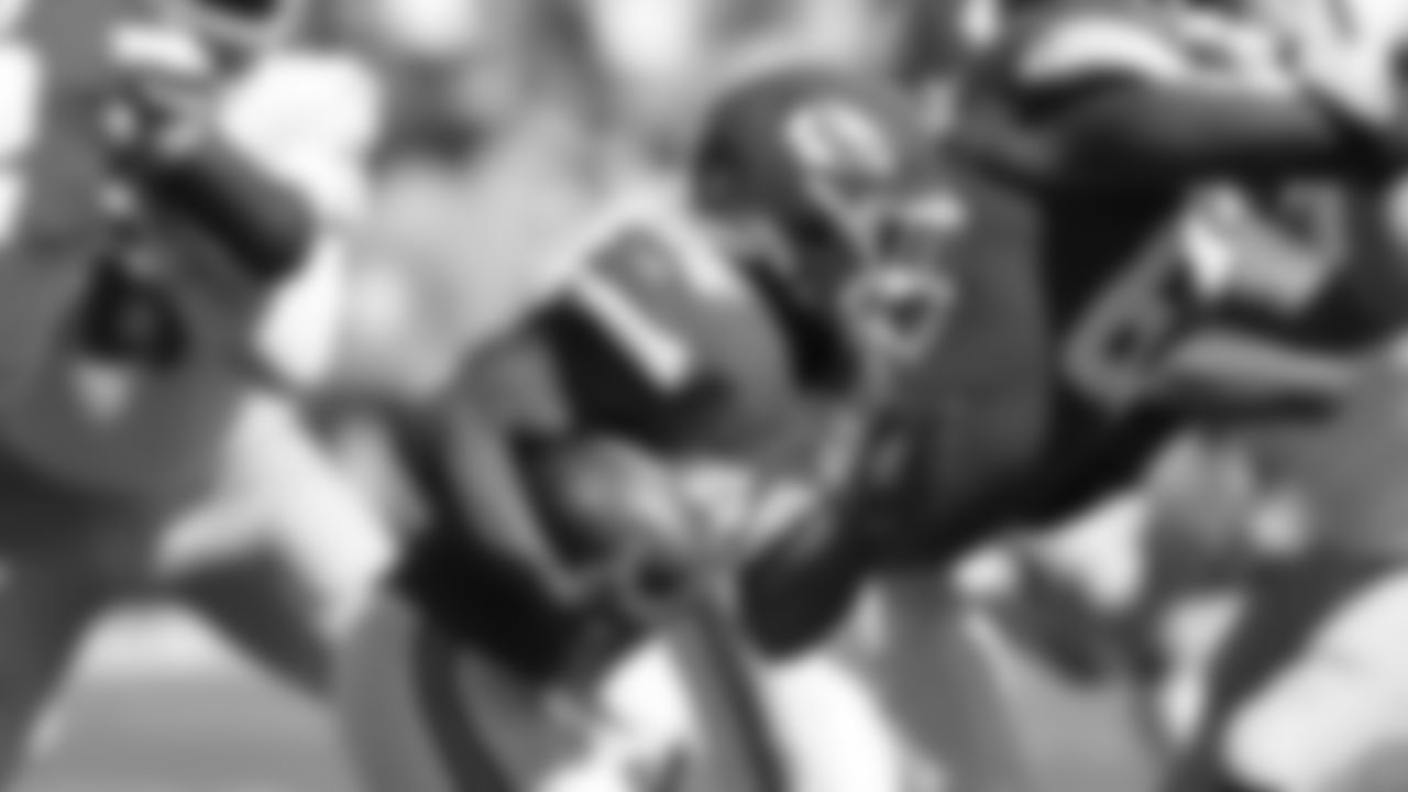Kansas City Chiefs vs Los Angeles Chargers at GEHA Field at Arrowhead Stadium in Kansas City, MO on September 26, 2021