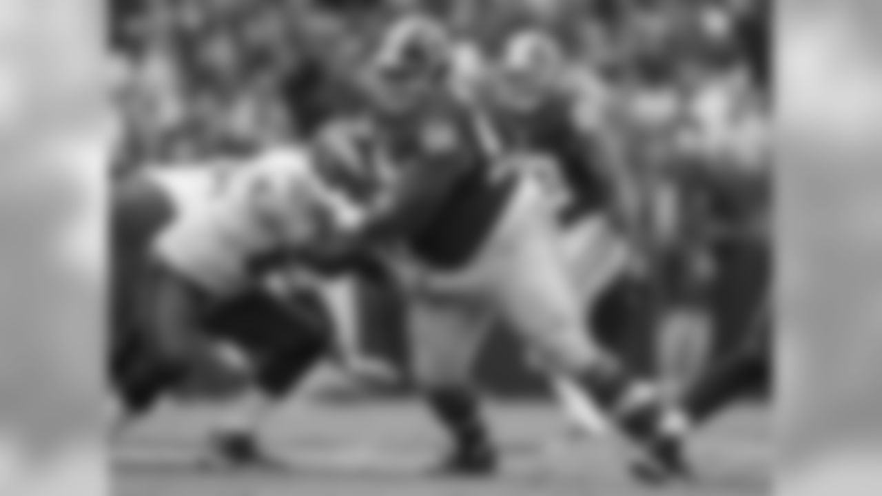 Redskins DL Terrance Knighton (98)