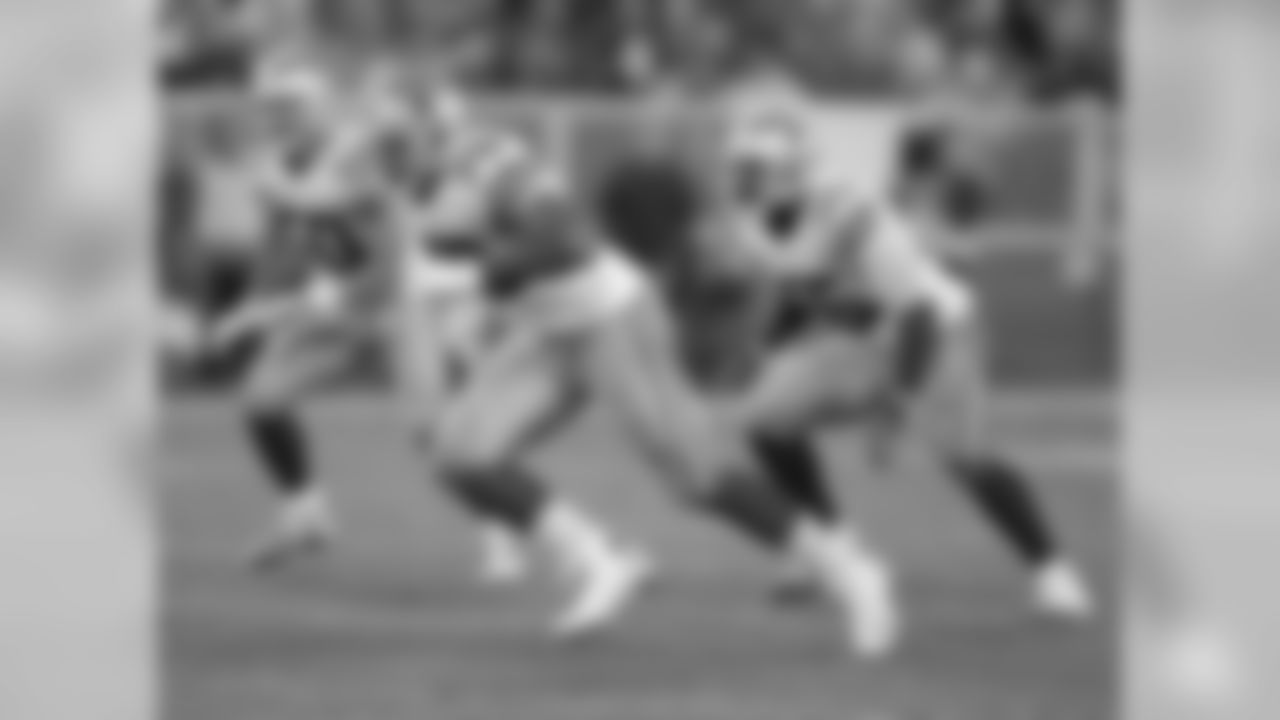Cowboys DL Greg Hardy (76)