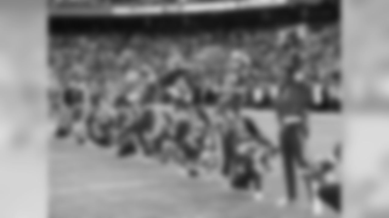 031_2018_ChiefsRaiders_Cheer