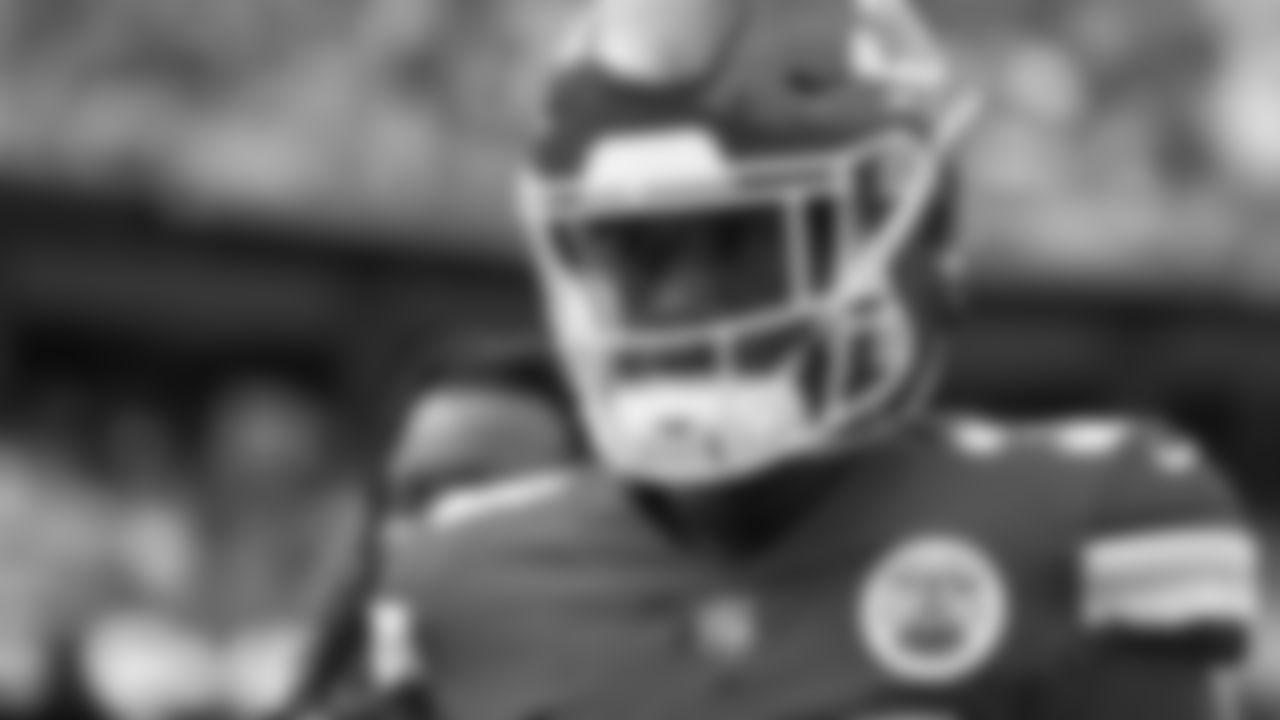 Kansas City Chiefs face off against the Buffalo Bills at GEHA Field at Arrowhead Stadium on October 16, 2022.