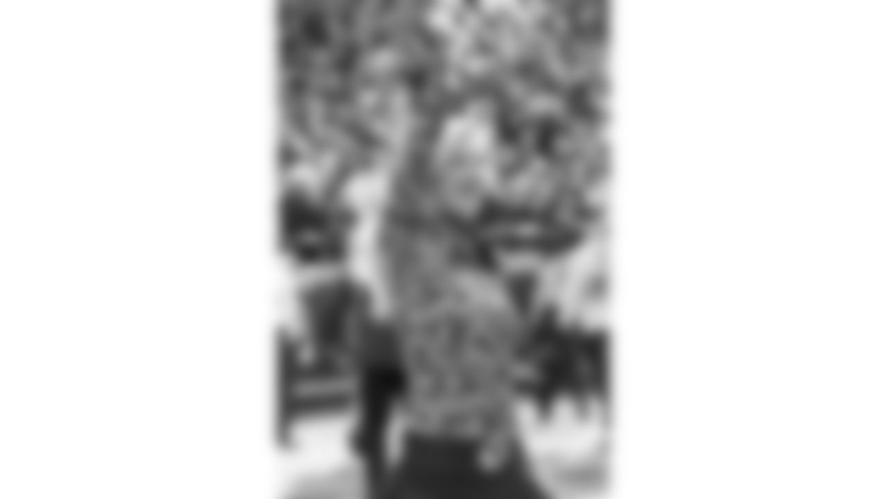 025_2019_Vikings_Cheer