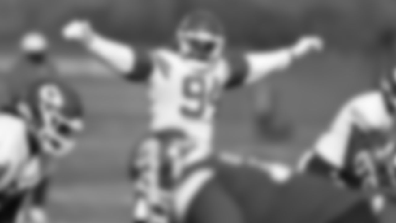 Kansas City Chiefs defensive end Malik Herring (94) signals prior to the snap during practice on Thursday, November 3, 2022.