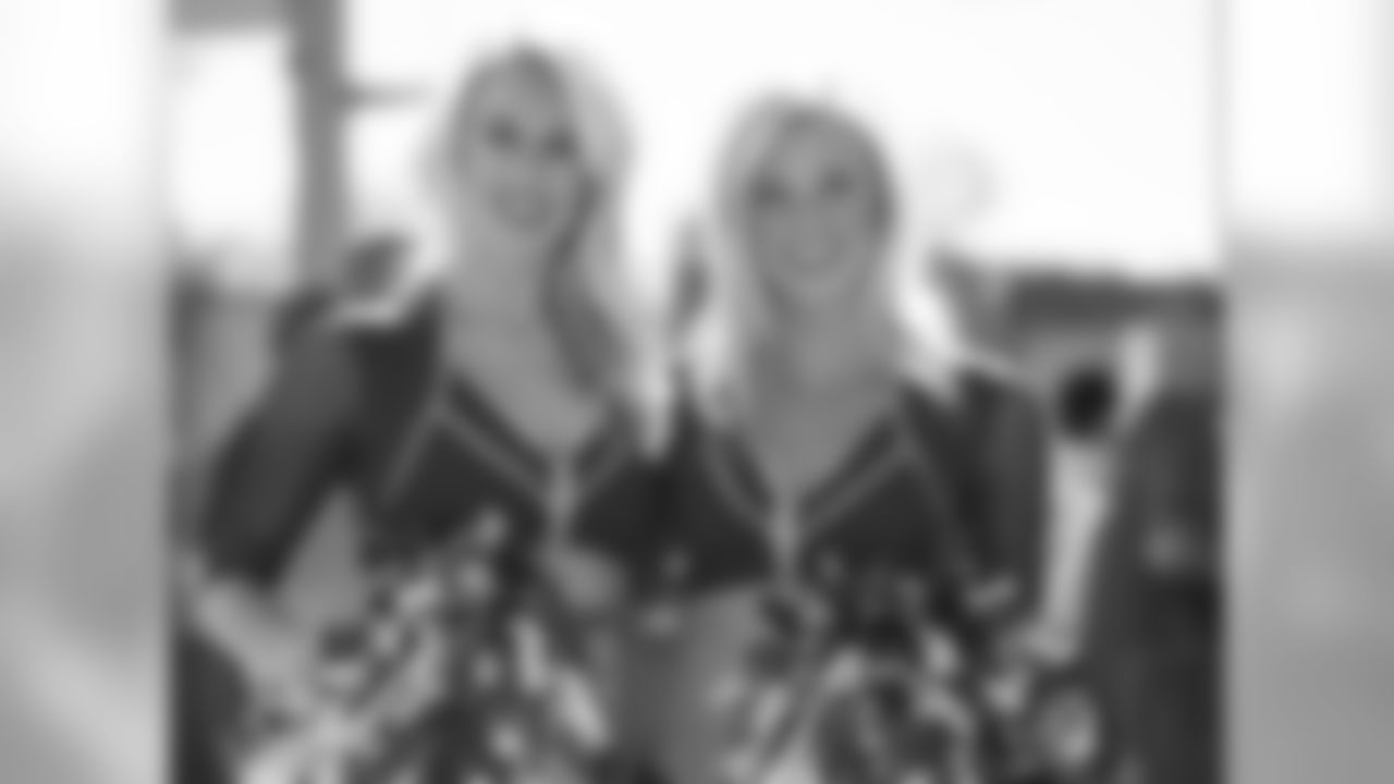 A look at the Kansas City Chiefs Cheerleaders during the Chiefs vs 49ers game