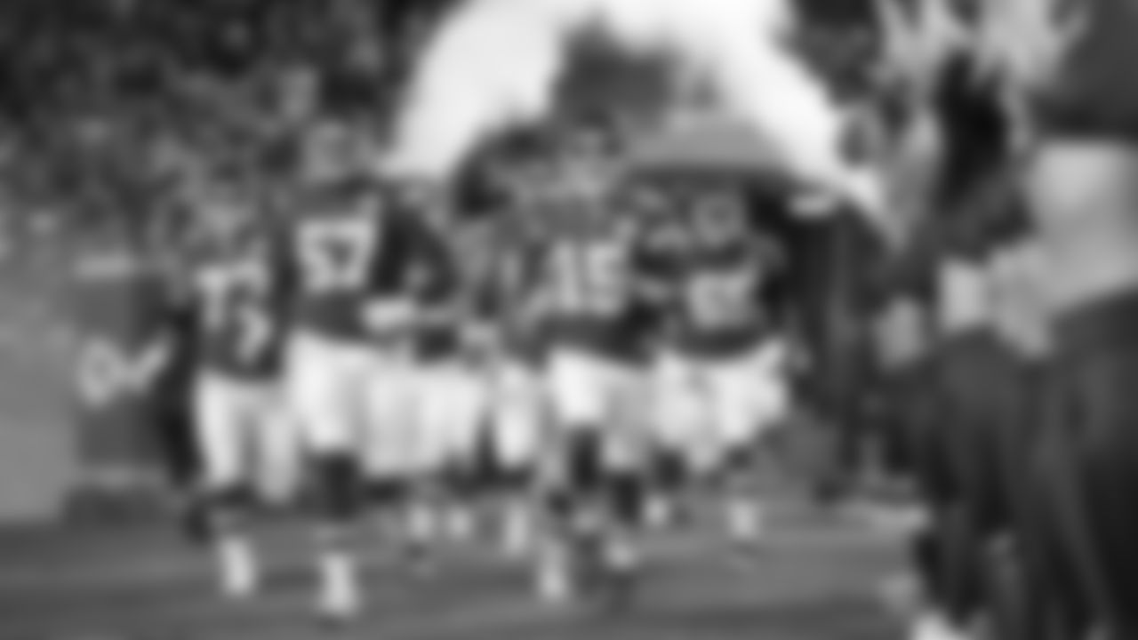 Kansas City Chiefs face off against the Tennessee Titans at GEHA Field at Arrowhead Stadium on November 6, 2022.
