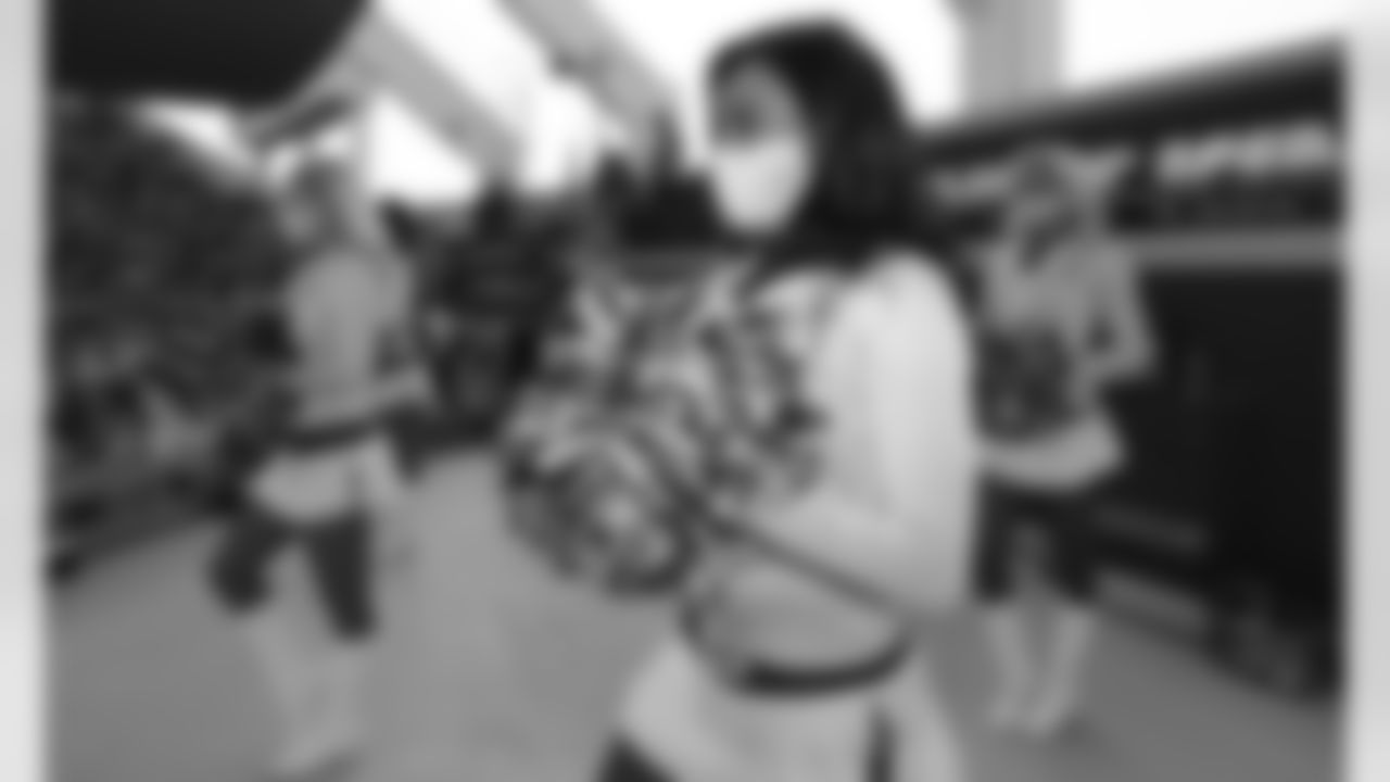 014_2020-W4_CheerGallery