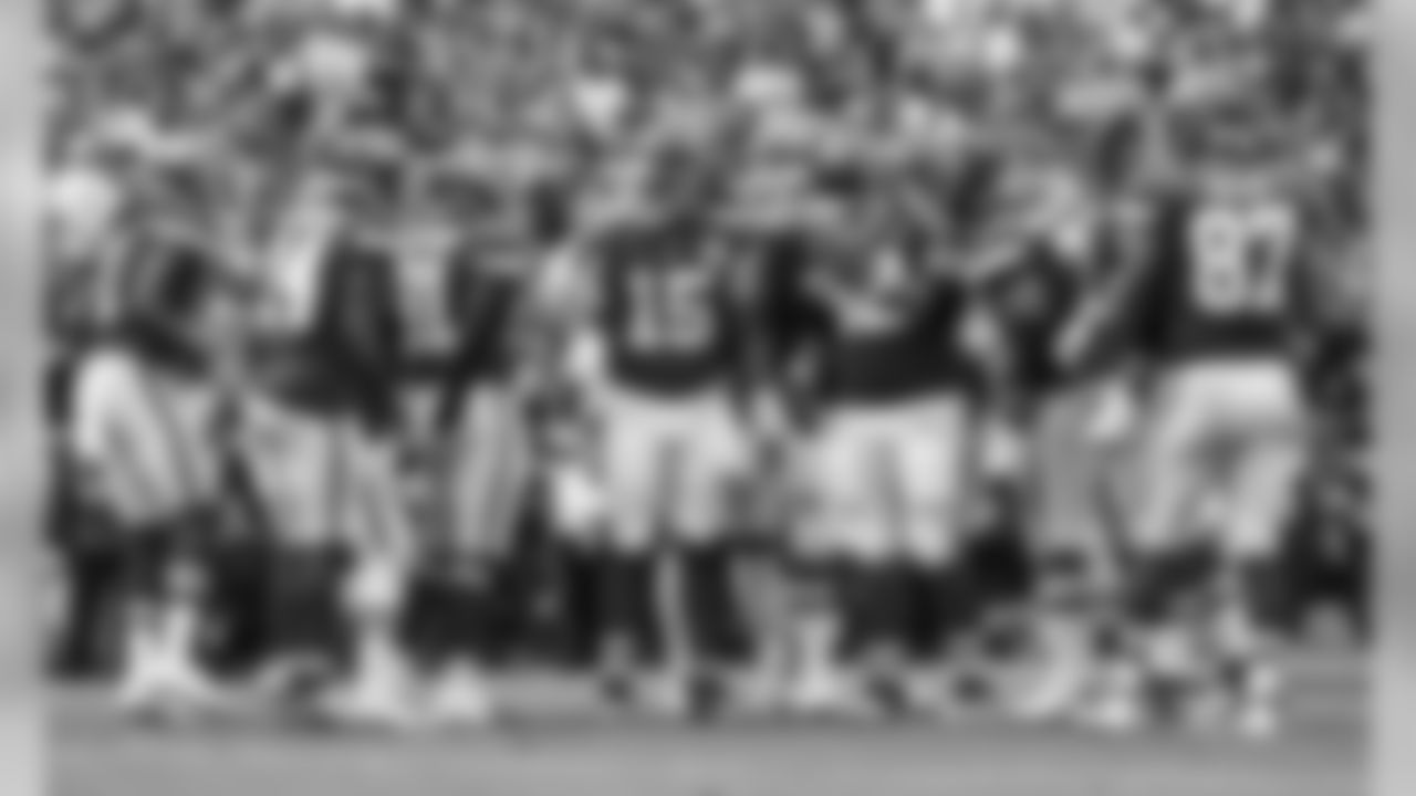 Offensive Huddle during the game between the Baltimore Ravens and the Kansas City Chiefs at Arrowhead Stadium in Kansas City, MO.