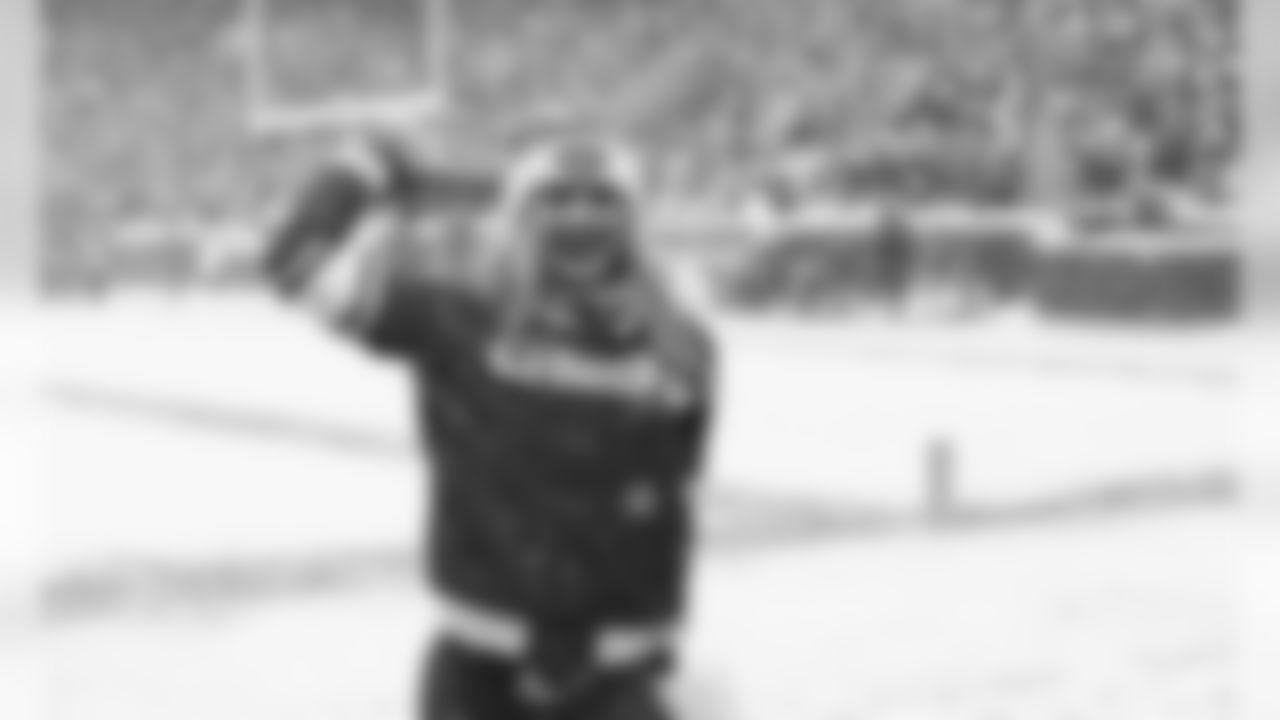 037-19KCvDEN_Cheer