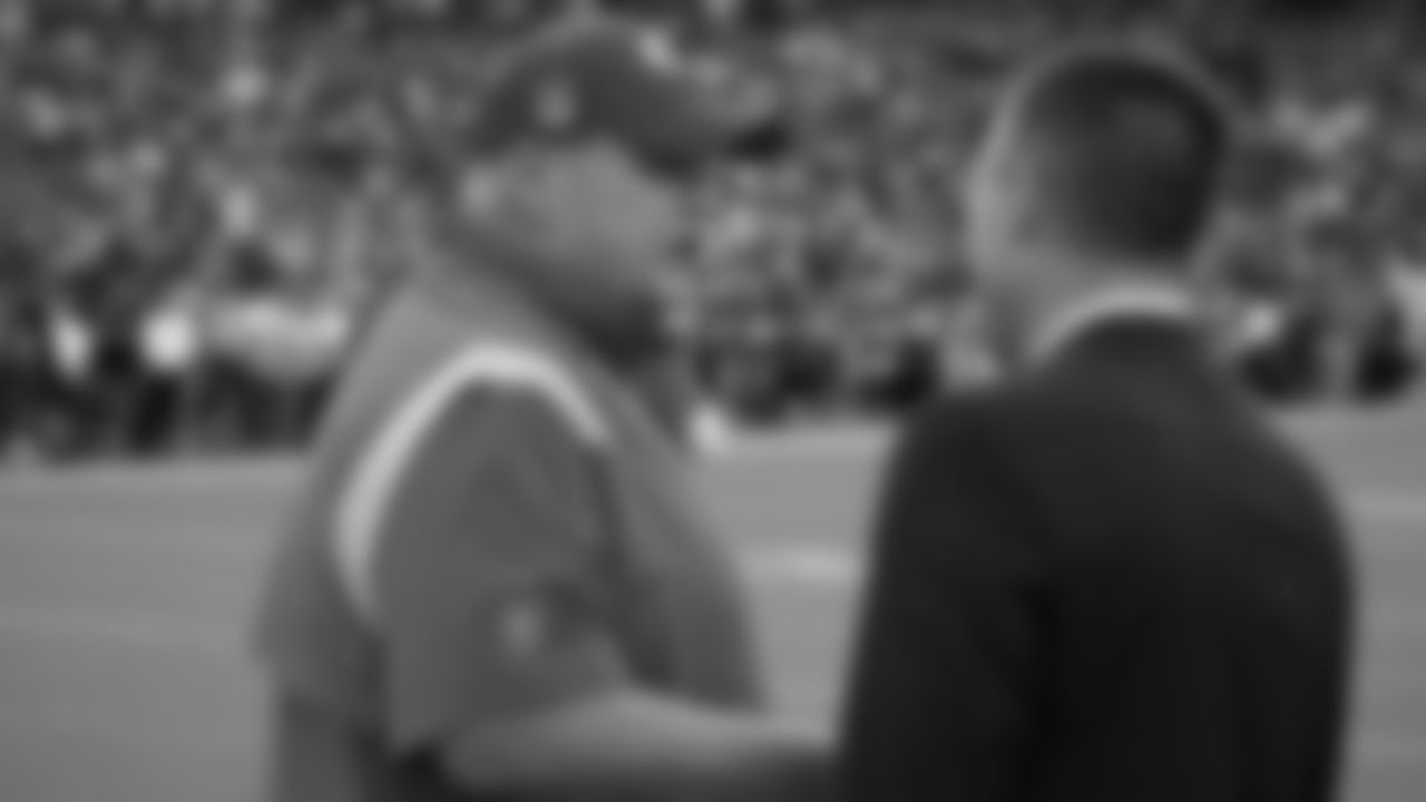 Kansas City Chiefs face off against the Los Angeles Chargers on GEHA Field at Arrowhead Stadium on September 15th, 2022.