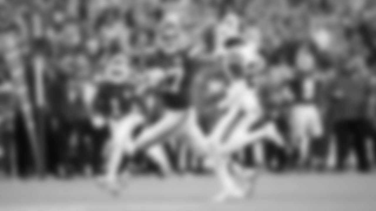 Kansas City Chiefs face off against the Buffalo Bills at GEHA Field at Arrowhead Stadium on October 16, 2022.