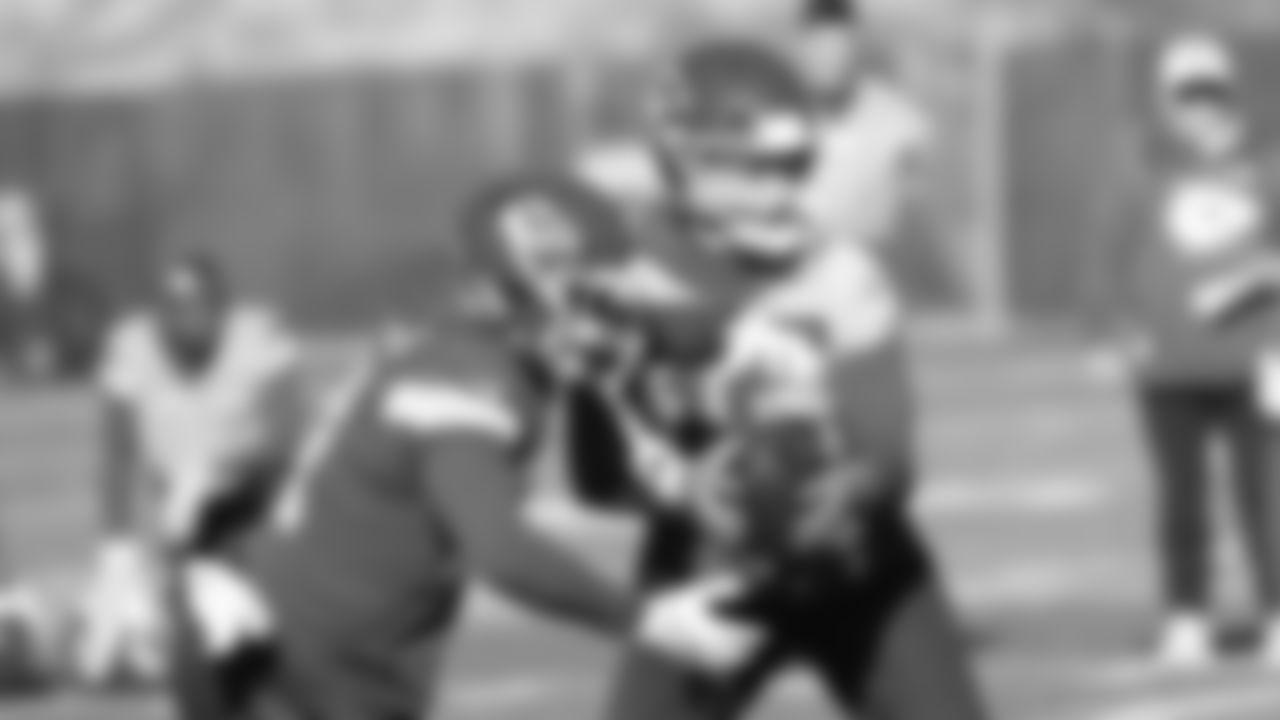 Kansas City Chiefs quarterback Patrick Mahomes (15) and s running back Darrel Williams (31) during practice on Thursday, November 18, 2021 in Kansas City.