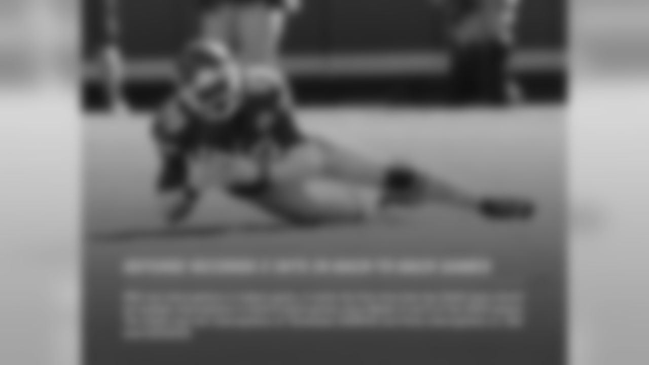 DEFENSE RECORDS 2 INTS IN BACK-TO-BACK GAMES: With two interceptions in today's game, it marks the first time that the Chiefs have recorded multiple interceptions in back-to-back games since Weeks 5 and 6 of the 2013 season. The Chiefs had two interceptions at Tennessee (10/6/13) and three interceptions vs. Oakland (10/13/13).