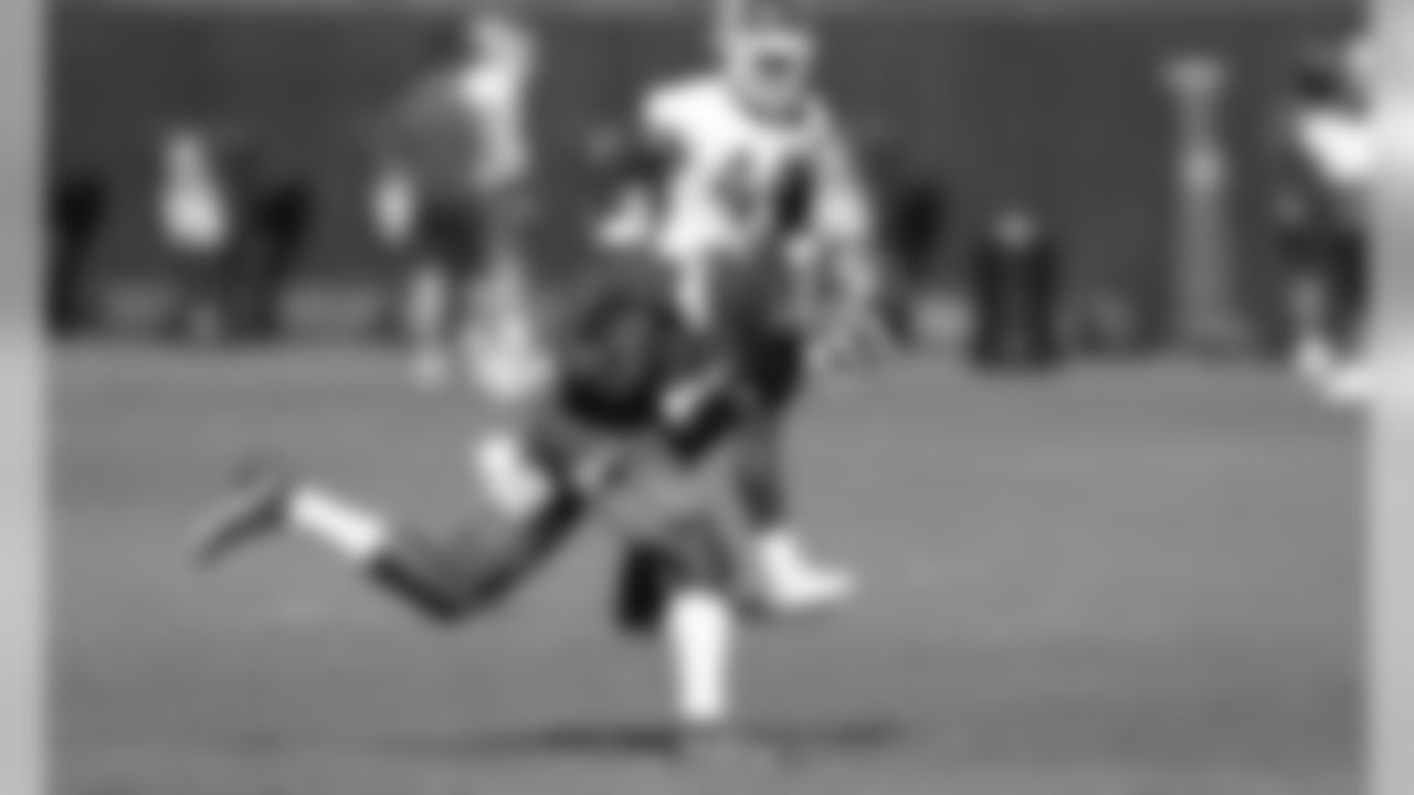 Kansas City Chiefs wide Receiver Mecole Hardman (17) during training camp practice at The University of Kansas Health System Training Complex on August 17, 2020.