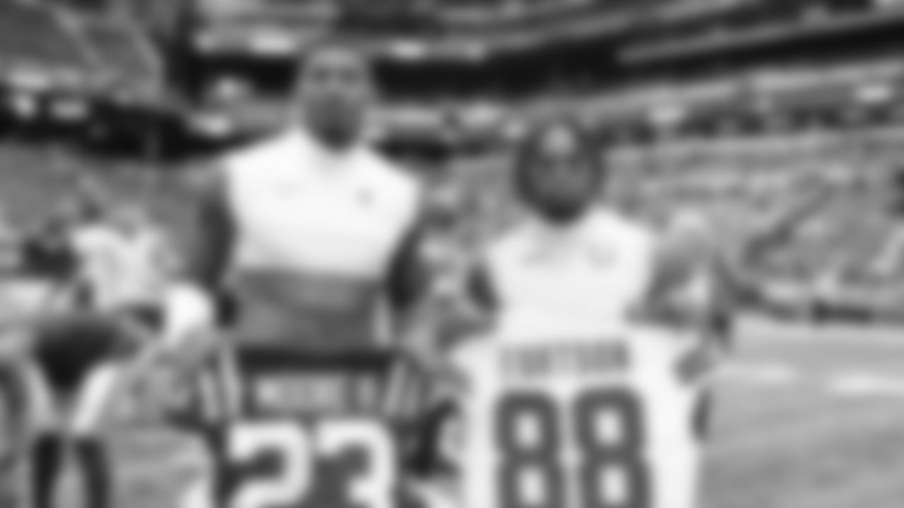 Kansas City Chiefs vs Indianapolis Colts at Lucas Oil Stadium on September 25th, 2022.