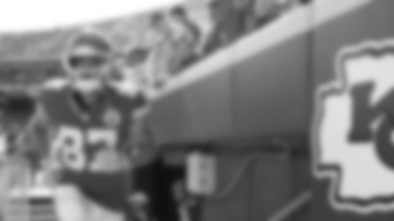 Kansas City Chiefs vs Los Angeles Chargers at GEHA Field at Arrowhead Stadium in Kansas City, MO on September 26, 2021