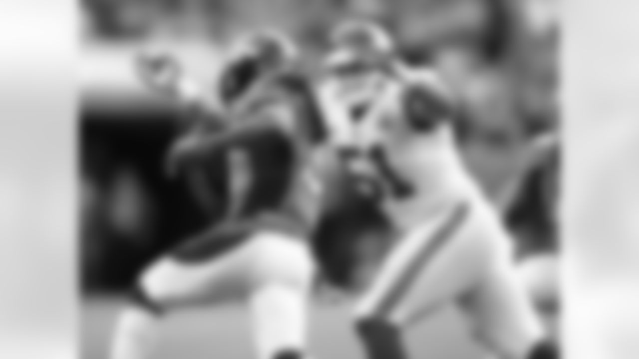 LB Frank Zombo signed on March 10, 2016