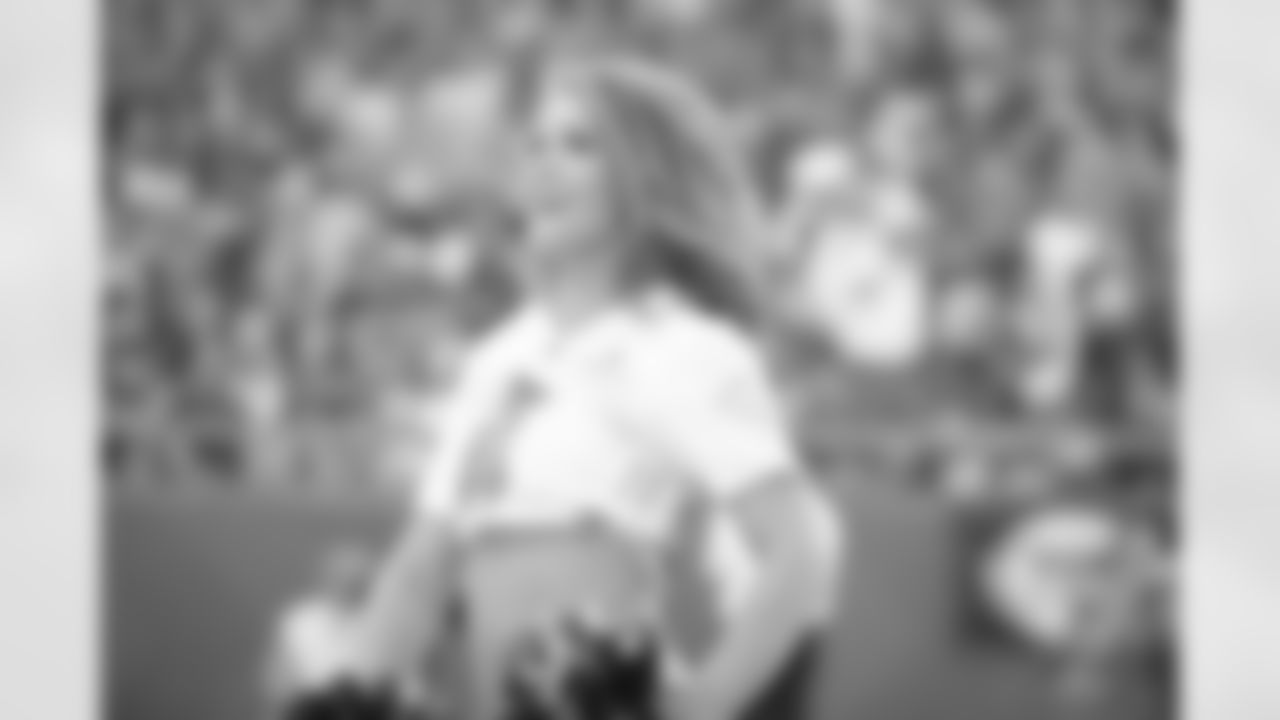 Kansas City Chiefs Cheerleaders from the Chiefs vs Rams game