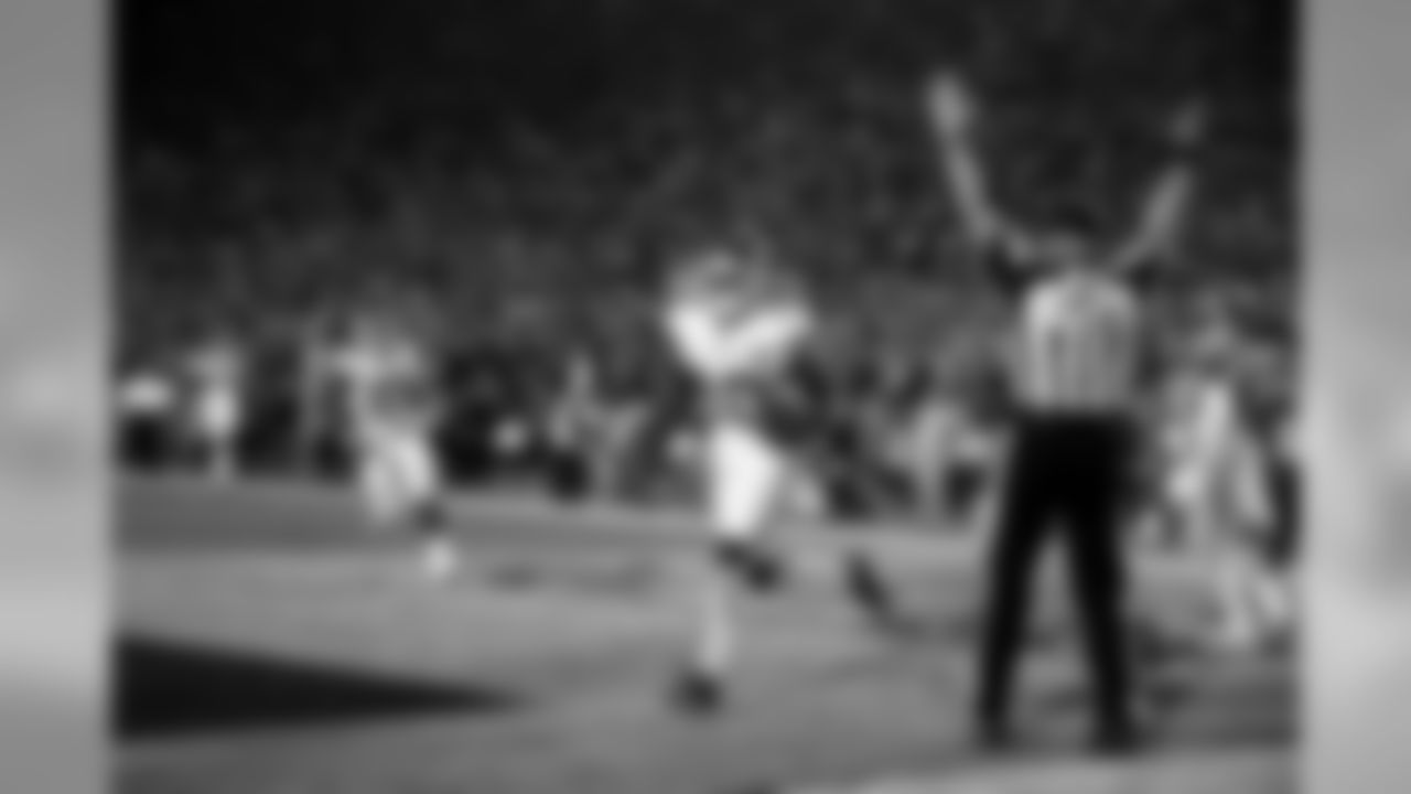 Kansas City Chiefs at Los Angeles Rams at Los Angeles Memorial Coliseum on November 19, 2018