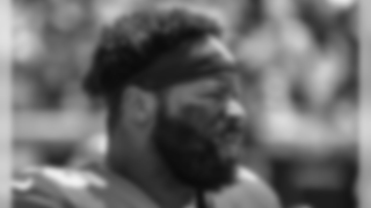 Kansas City Chiefs Linebacker Anthony Hitchens (53) during pregame warmups before the game between the Kansas City Chiefs and the Jacksonville Jaguars at TIAA Bank Field in Jacksonville, FL.