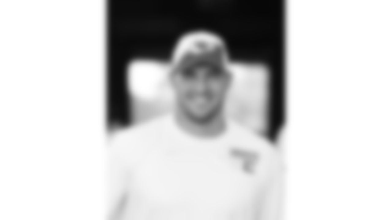 Kansas City Chiefs long snapper James Winchester (41) prior to the NFL week 2 matchup against the Jacksonville Jaguars at EverBank Stadium in Jacksonville, Florida on September 17, 2023.
