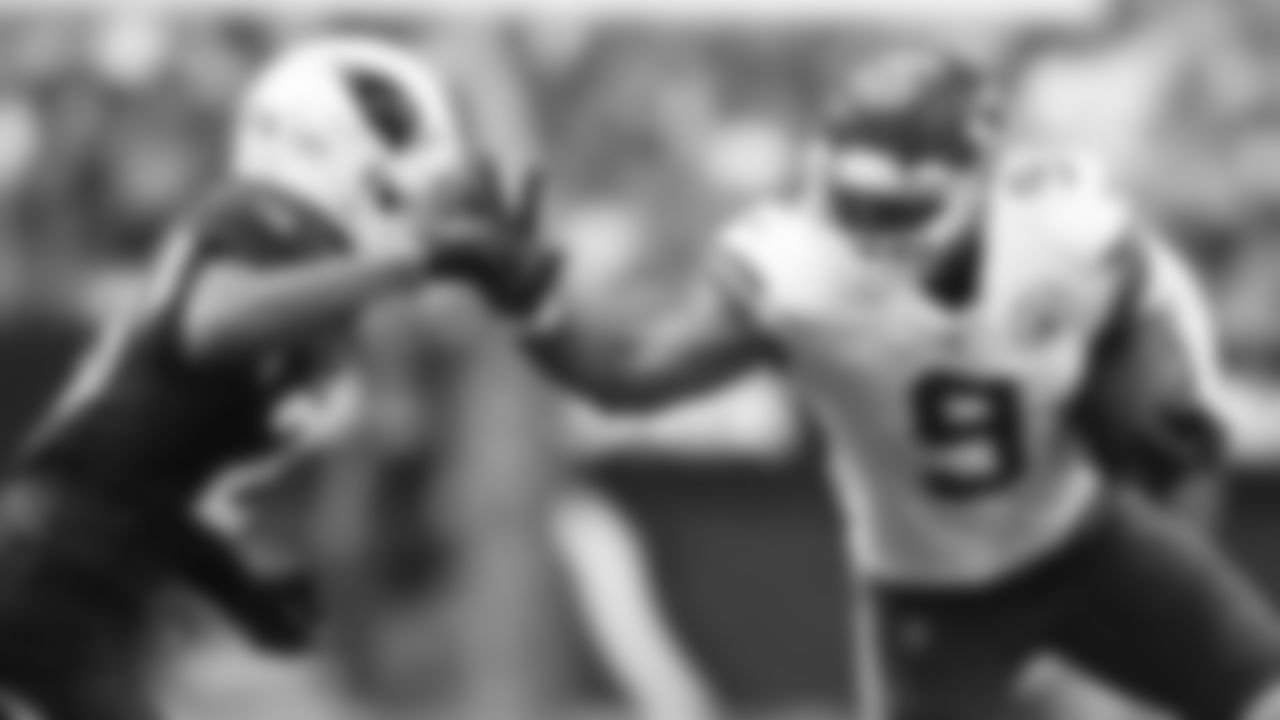 Kansas City Chiefs wide receiver JuJu Smith-Schuster (9) runs with the ball during an NFL football game against the Arizona Cardinals in Phoenix, AZ on Sunday, September 11, 2022.