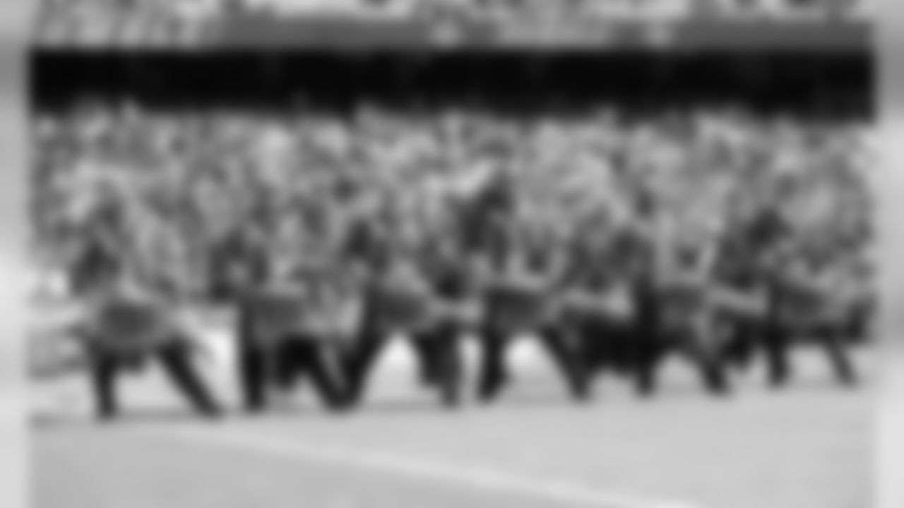 011_2019_Vikings_Cheer