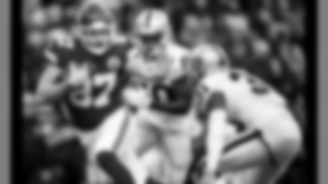 Kansas City Chiefs tight end Travis Kelce (87) during the game against the Oakland Raiders at Arrowhead Stadium on December 30, 2018.