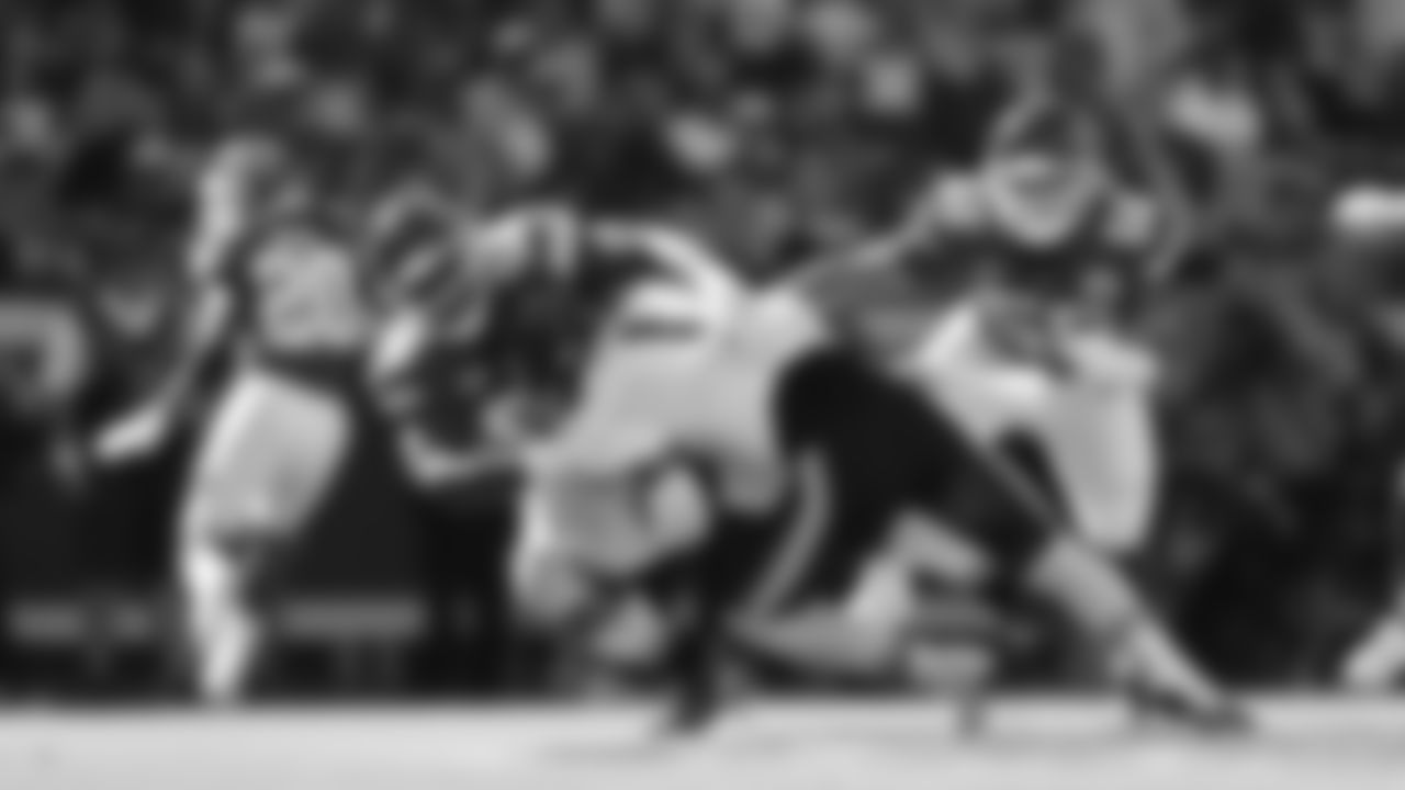 The Kansas City Chiefs face off against the Chicago Bears at GEHA Field at Arrowhead Stadium on September 24, 2023.