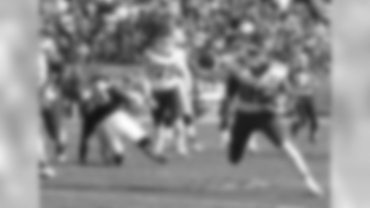 Kansas City Chiefs running back Jamaal Charles (25)