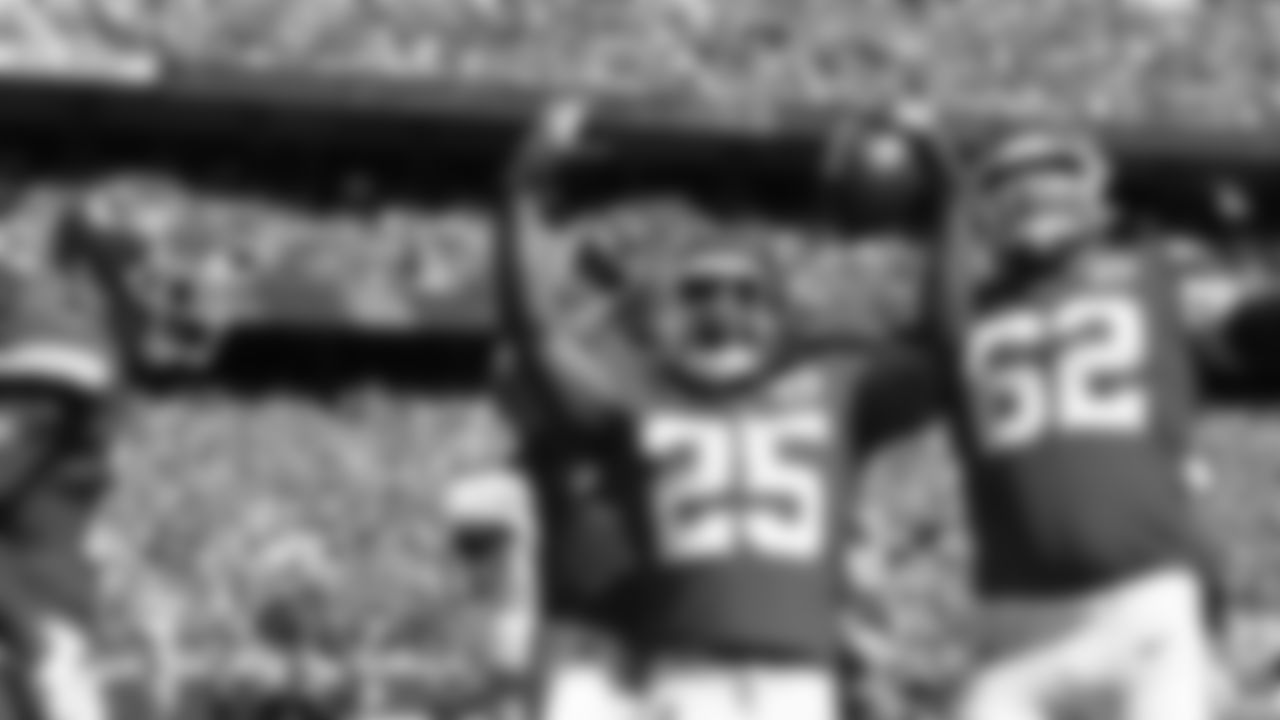 Kansas City Chiefs vs Los Angeles Chargers at GEHA Field at Arrowhead Stadium in Kansas City, MO on September 26, 2021