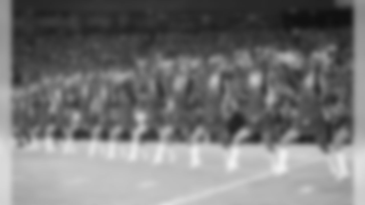 026_2019_GB_Cheer