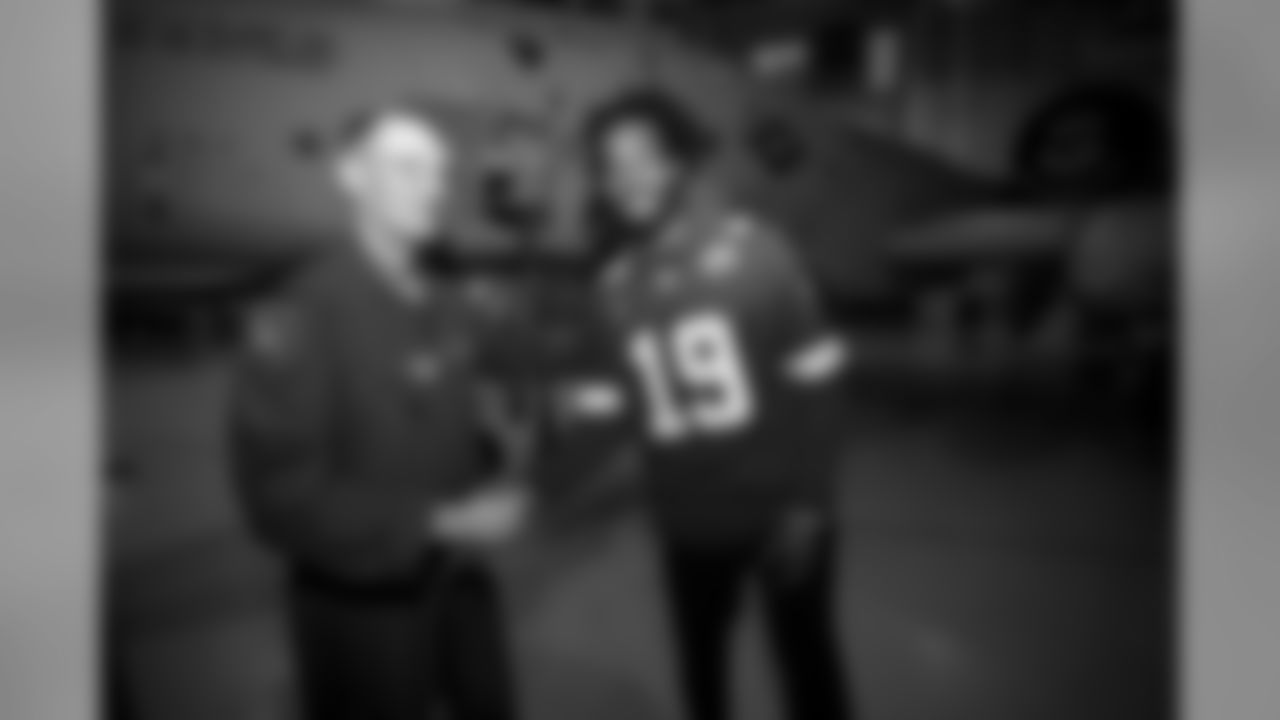 Chiefs wide receivers, cheerleaders and KC Wolf toured several hangars housing A-10 Warthogs and a B-2 Stealth Bomber and met with service men and women to sign autographs and thank them for their service.