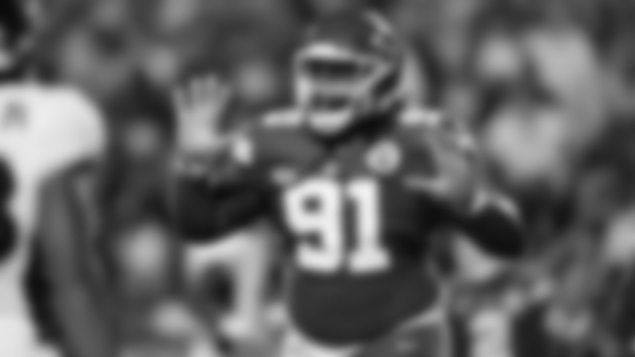 The Kansas City Chiefs face off against the Denver Broncos at GEHA Field at Arrowhead Stadium on October 12, 2023.