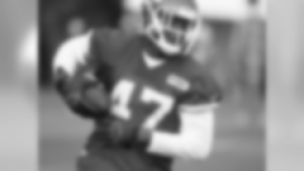 TE Demetrius Harris